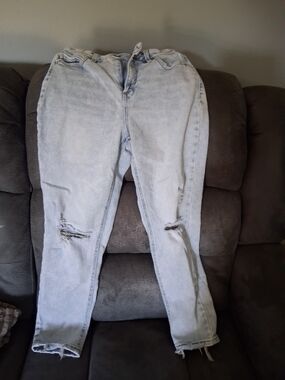 Time and Tru Light Wash Ripped Boyfriend Jeans